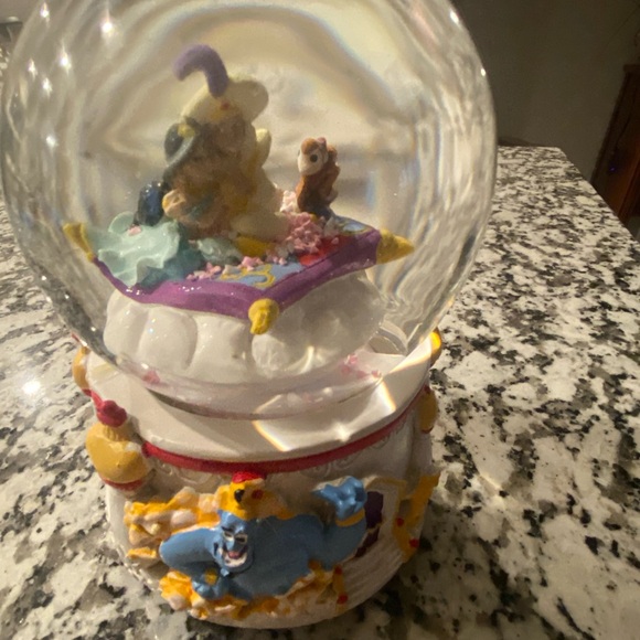 Limited edition Disney Walgreens Aladdin snow globe 2023 - Picture 3 of 3